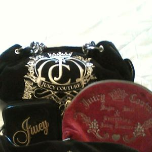 Make up case only left $30